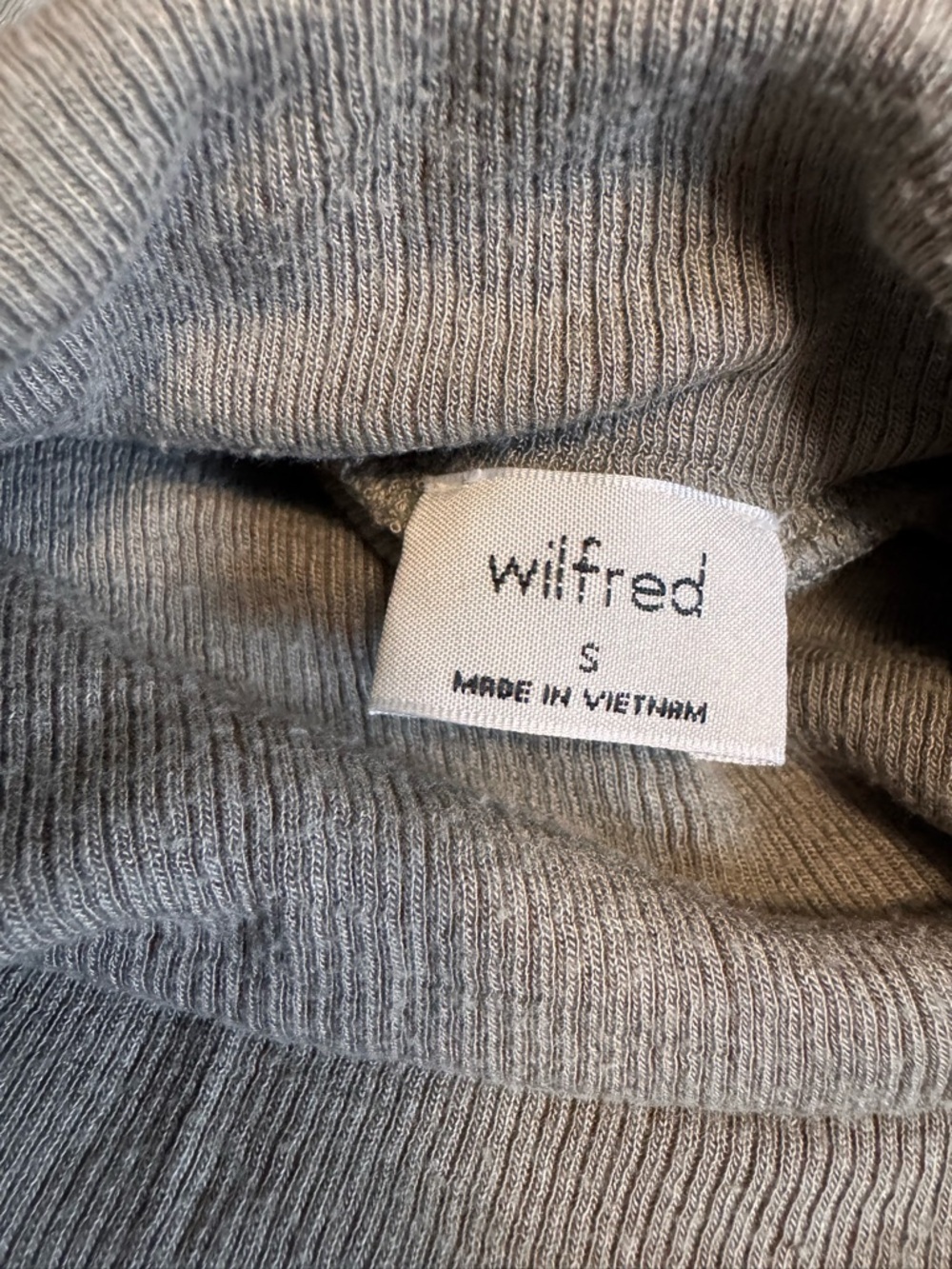Aritzia Wilfred Long Sleeve Turtleneck Top in Khaki - Picture 3 of 5